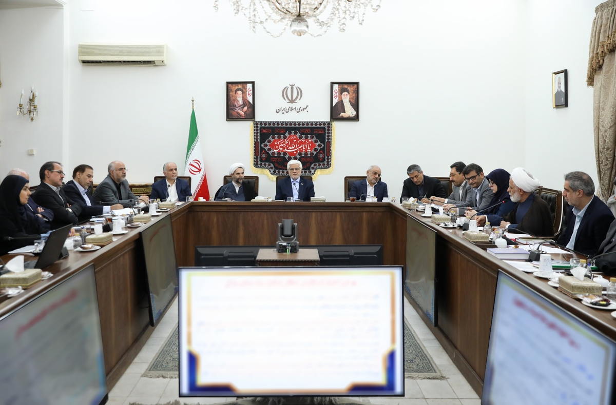 هشدار جدی عارف به محتکرین: در صورت نیاز انبارهایی که مملو از کالا است را باز می‌کنیم و با قیمت مصوب به دست مردم خواهیم رساند