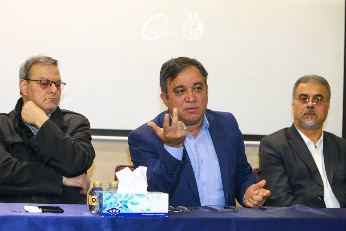 روشن: آقای تاجرنیا، فقط پول کافی نیست؛ او زیر قولش زد ساپینتو می توانست قبول نکند با 15 بازیکن به ترکیه برود