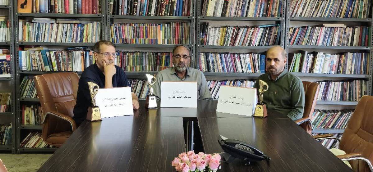 معرفی نامزدهای جایزه قلم زرین جایزهای روی ریل انقلاب اسلامی و ارزشهای دینی
