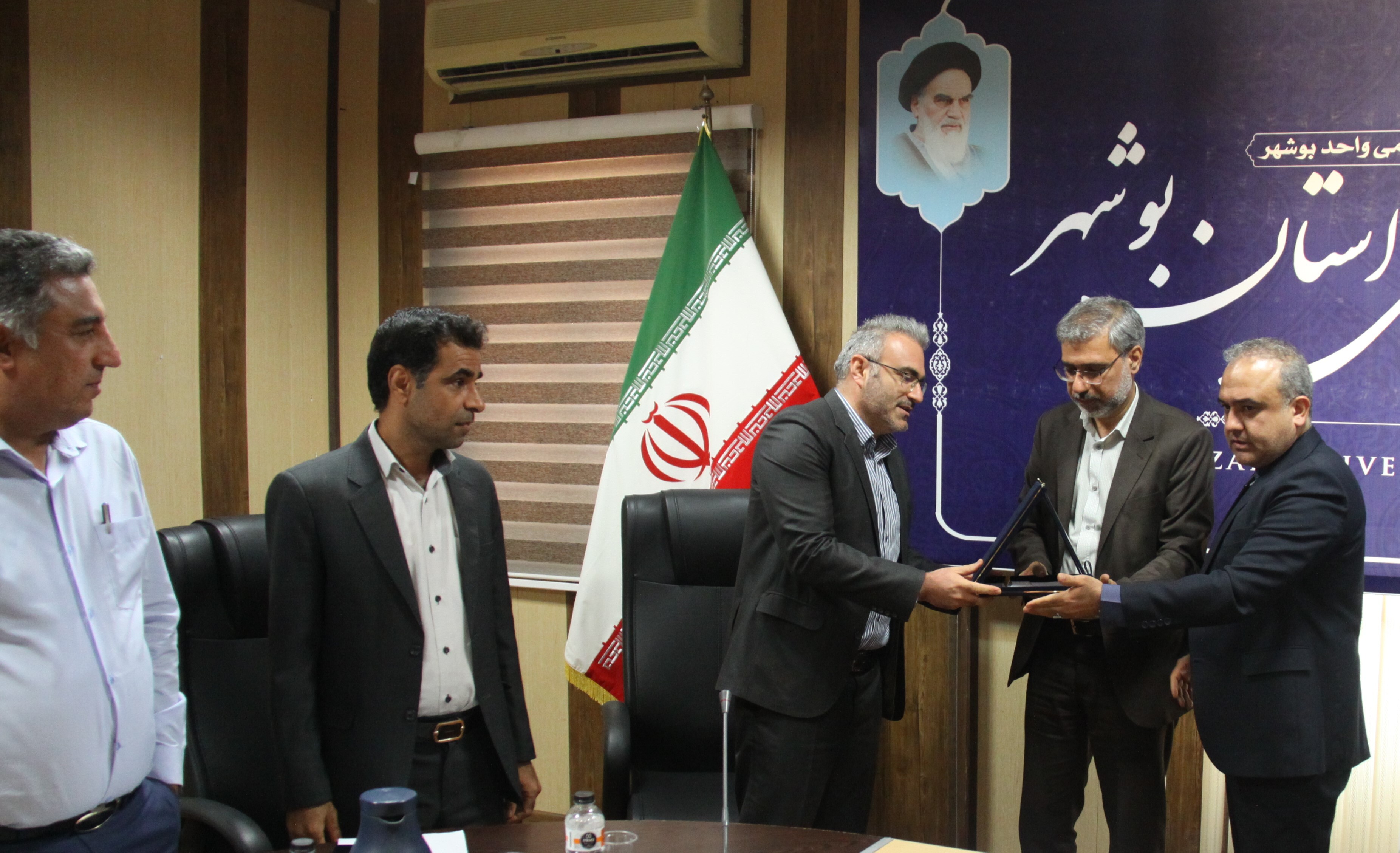 واحد دیلم؛ پیشتاز در ارزیابی عملکرد دانشگاه آزاد بوشهر در سال ۱۴۰۳ واحد دیلم؛ پیشتاز در ارزیابی عملکرد دانشگاه آزاد بوشهر در سال ۱۴۰۳