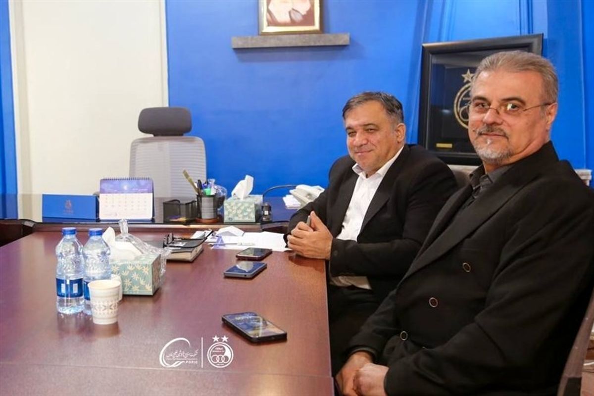 گروسی: تاجرنیا زمان را برای جذب بازیکن از دست ندهد  استقلال روزهای خوشی را با حسینی تجربه کرد