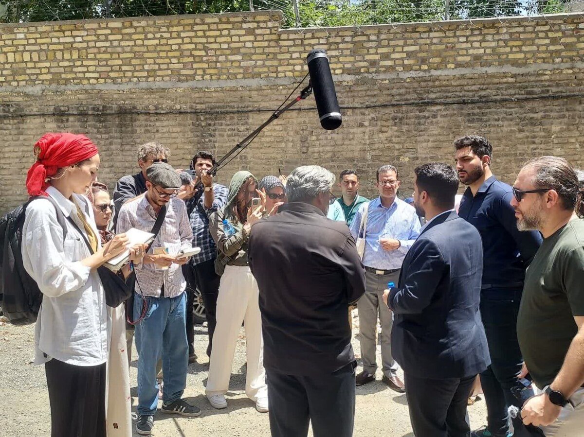 بازدید خبرنگاران و روزنامهنگاران مستقل خارجی از زندان اوین