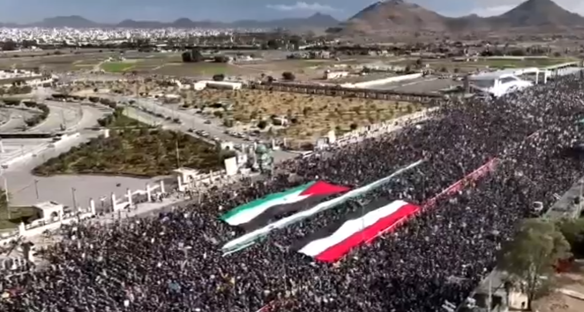 درود بر شما که با گلولههای فریب و خیانت از هر طرف روبرو هستید ولی با عزت در برابر آن ایستادگی میکنید