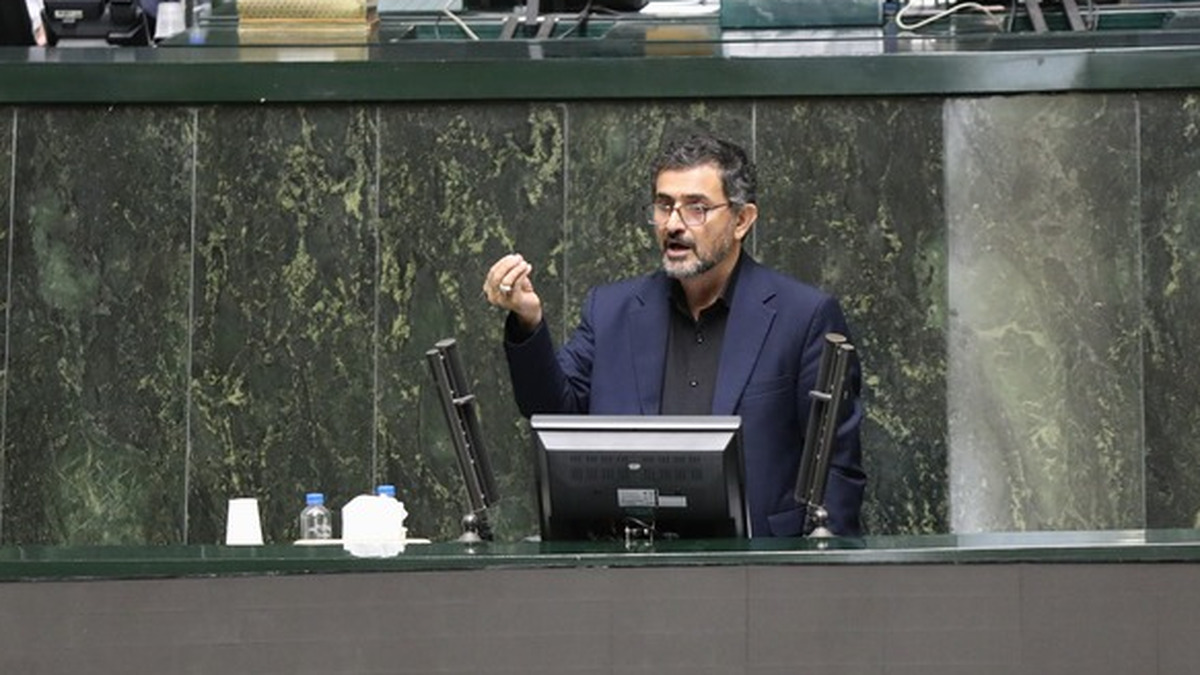 زارعی خطاب به وزیر ارتباطات: اگر نمیتوانید هرجومرج در حکمرانی دیجیتال را کنترل کنید، استعفا دهید