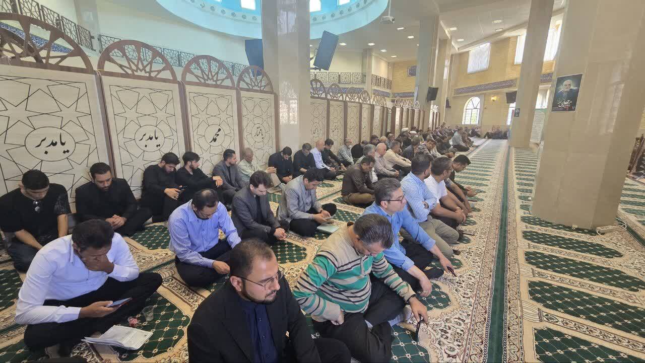 آیتالله موحد به سختکوشی، استقامت و عمل به وظیفه شهره بود آیتالله موحد به سختکوشی، استقامت و عمل به وظیفه شهره بود