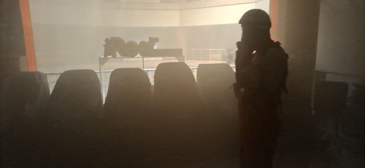 حریق در مجتمع ونوس بندر انزلی/ ۶ تیم عملیاتی هلالاحمر اعزام شدند+ تصاویر حریق در مجتمع ونوس بندر انزلی/ ۶ تیم عملیاتی هلالاحمر اعزام شدند+ تصاویر