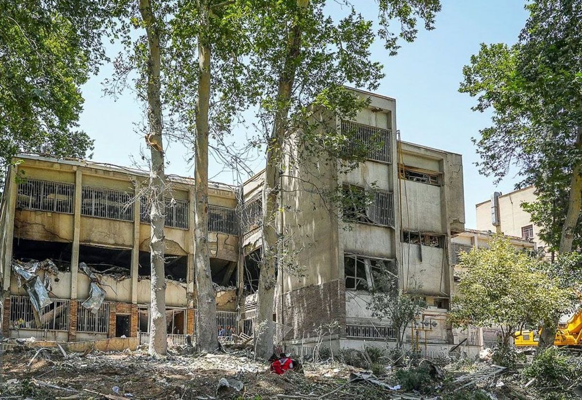حمله اسرائیل به زندان اوین باید به عنوان جنایت جنگی بررسی شود