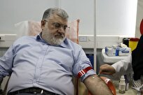 استاندار تهران با اهدای خون به پویش مهر حسینی پیوست