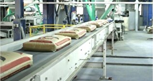 کارخانجات صنعت سیمان با قدرت مشغول کارند/مشکل تولید در دوران جنگ و پساجنگ وجود ندارد