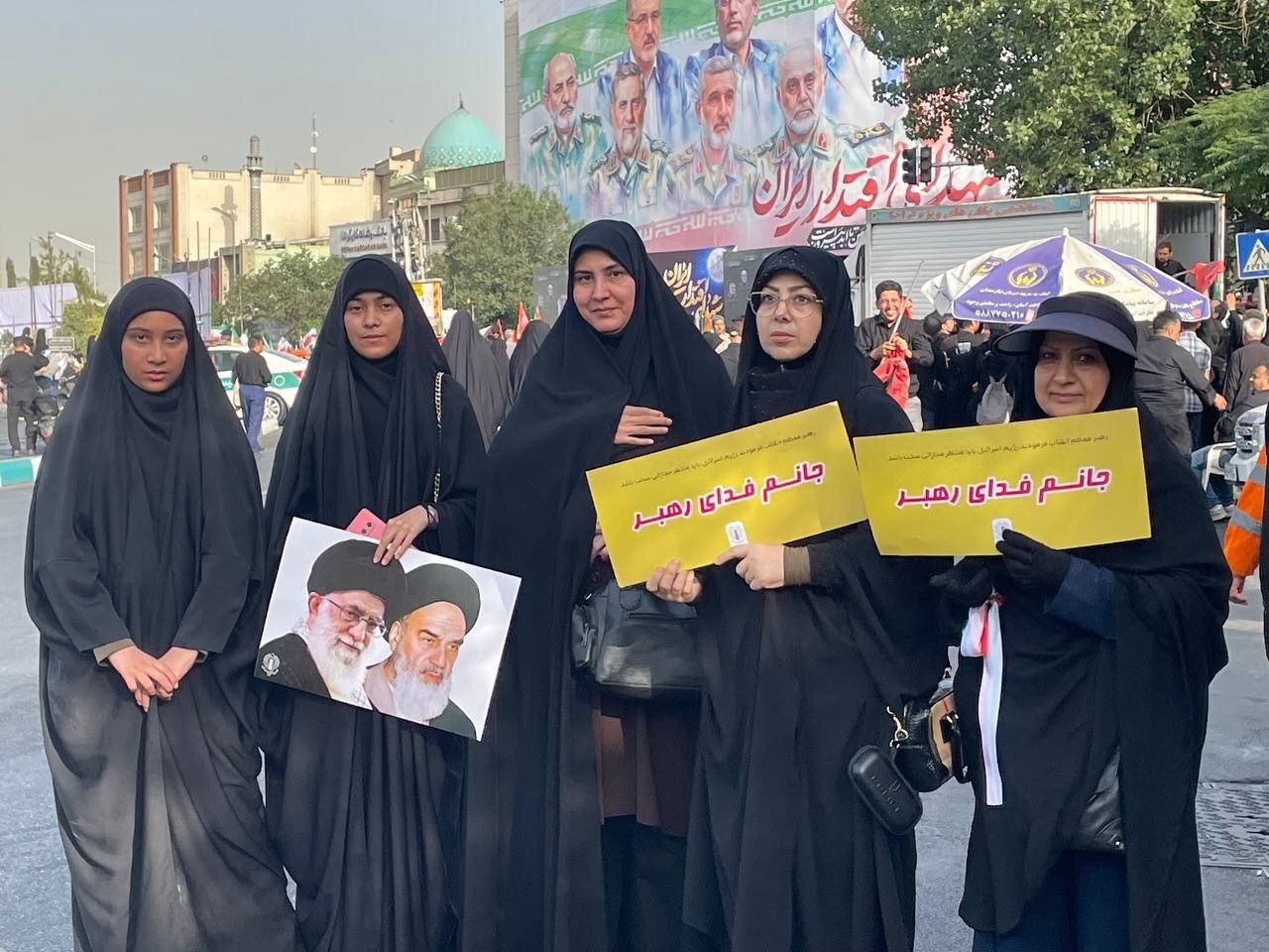 بیعت مردم با شهدای ایران/ اینجا تهران شهر شهیدان قدس است