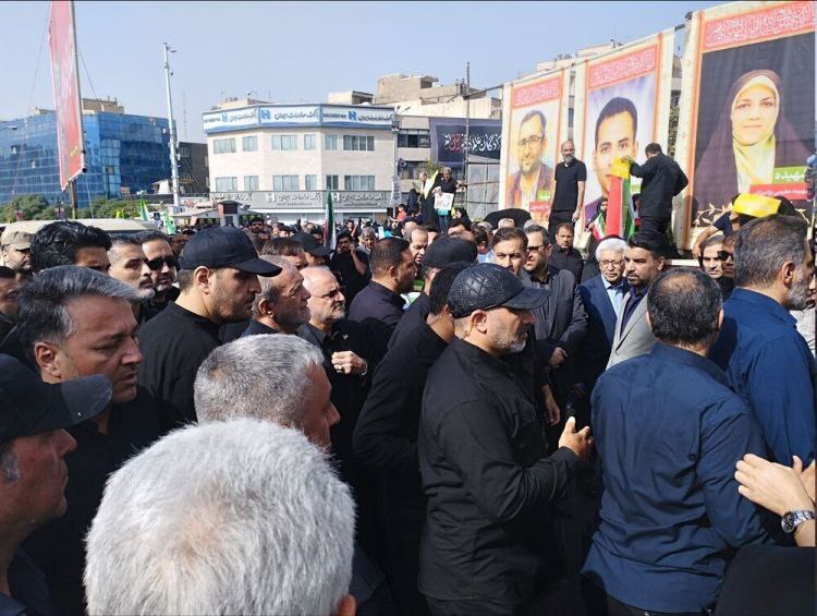 بیعت مردم با شهدای ایران/ اینجا تهران شهر شهیدان قدس است