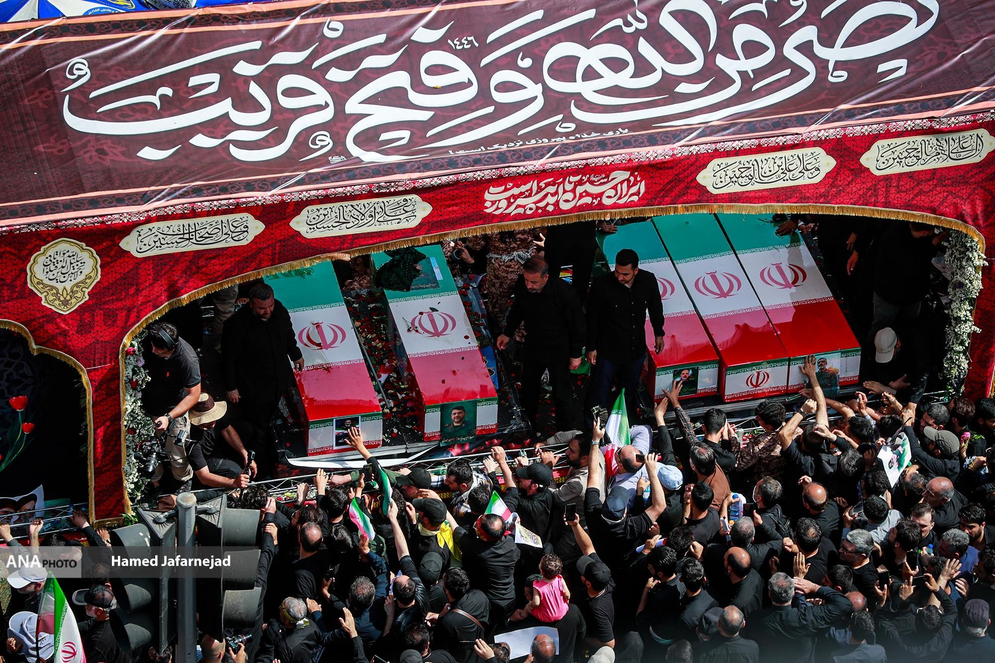 تجدید بیعت مردم با جمهوری اسلامی ایران / ما اینجا شرف نمی فروشیم تجدید بیعت مردم با جمهوری اسلامی ایران / ما اینجا شرف نمی فروشیم