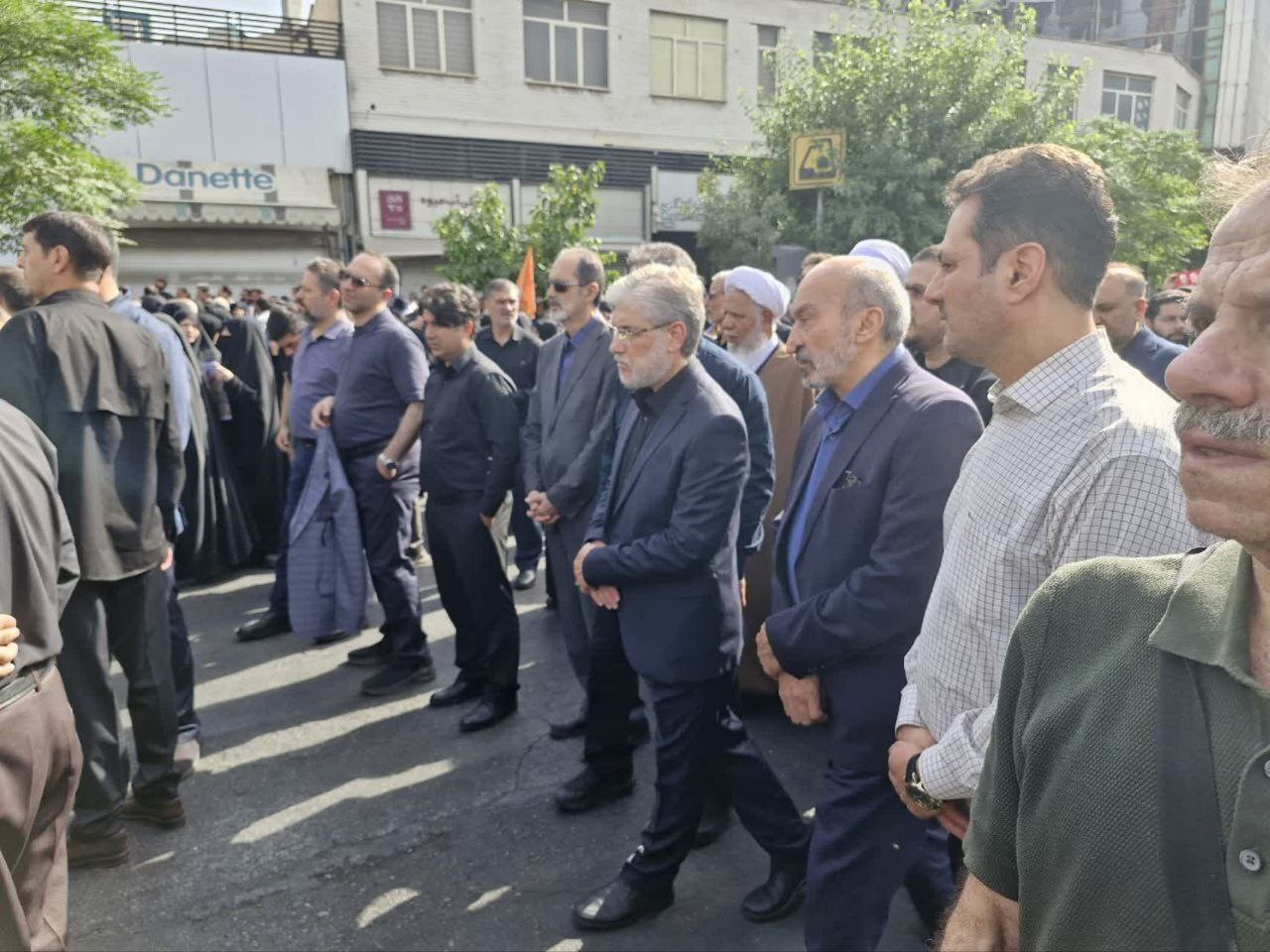 بیعت مردم با شهدای ایران/ اینجا تهران شهر شهیدان قدس است