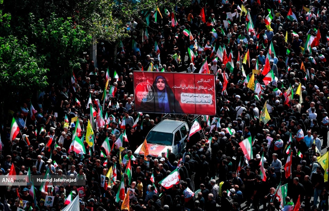 روایت خبرنگار آنا از حضور میلیونی مردم تهران در تشییع شهدای حملات ۲۳ خرداد؛ روزی که پایتخت ایران قلب تپنده وحدت و مقاومت شد روایت خبرنگار آنا از حضور میلیونی مردم تهران در تشییع شهدای حملات ۲۳ خرداد؛ روزی که پایتخت ایران قلب تپنده وحدت و مقاومت شد