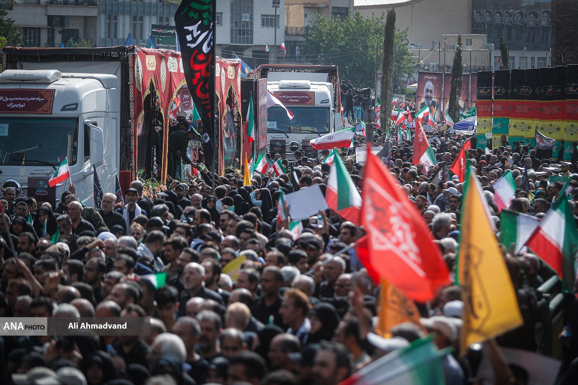 حضور سران قوا و نمایندگان مجلس در بدرقه سرداران و دانشمندان شهید حضور سران قوا و نمایندگان مجلس در بدرقه سرداران و دانشمندان شهید