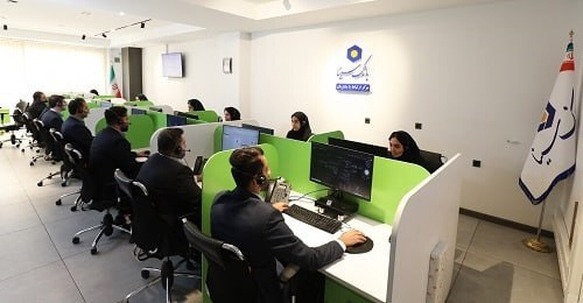 بازدید مدیر عامل بانک سینا از مرکز ارتباط با مشتریان و واحدهای مستقر در ساختمان میر عماد