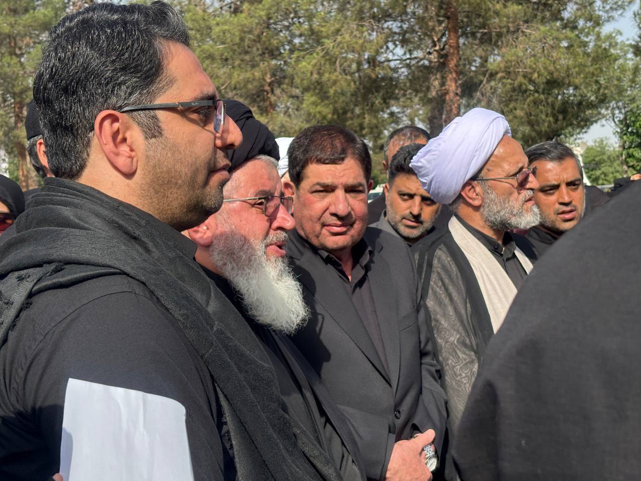 قطعه ۵۰ بهشت زهرا در تدارک پذیرایی از میهمان عزیز؛ سرلشکر حاجی&zwnj;زاده در کنار شهدای مدافع حرم آرام می&zwnj;گیرد