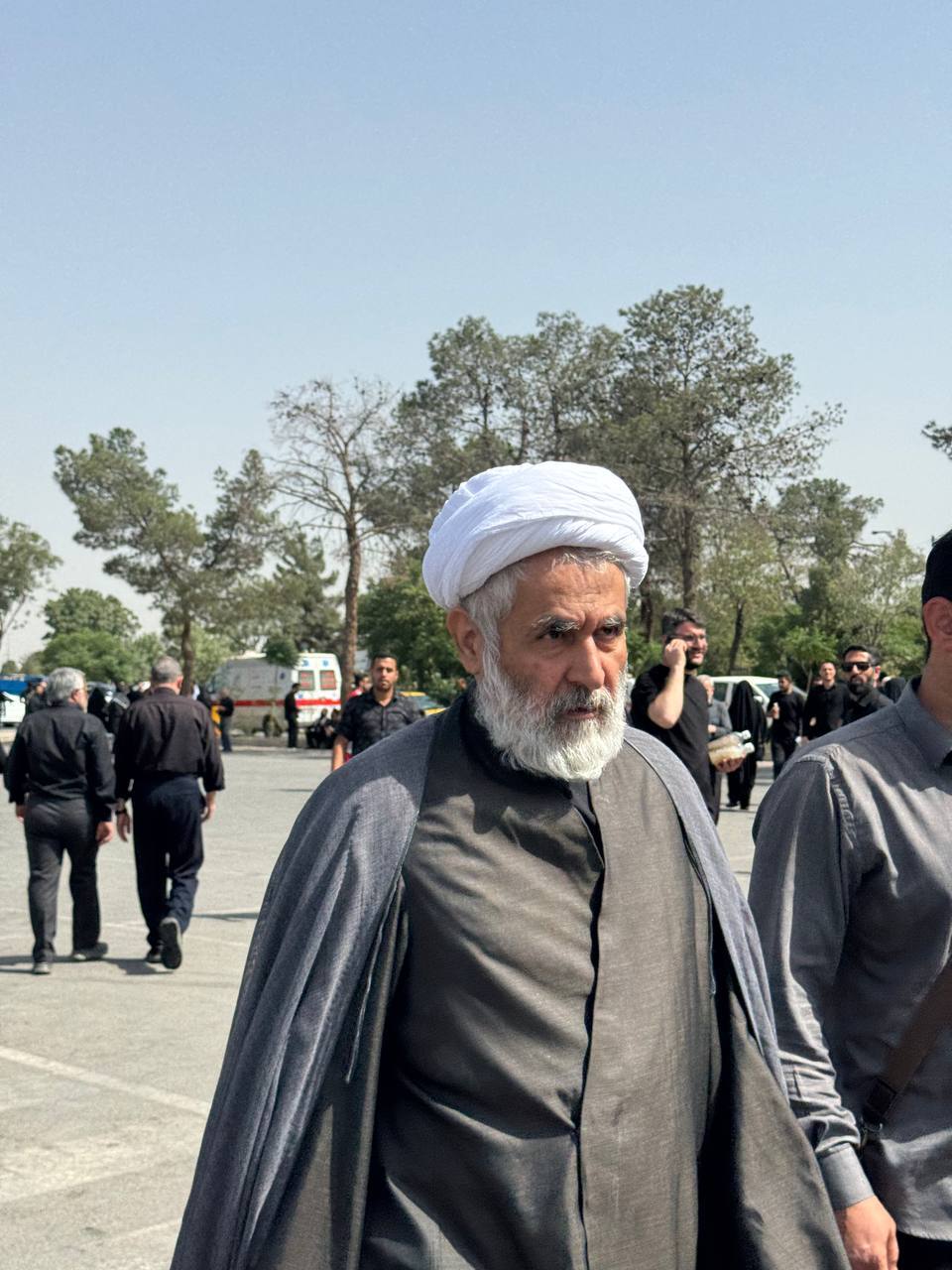 قطعه ۵۰ بهشت زهرا در تدارک پذیرایی از میهمان عزیز؛ سرلشکر حاجی&zwnj;زاده در کنار شهدای مدافع حرم آرام می&zwnj;گیرد