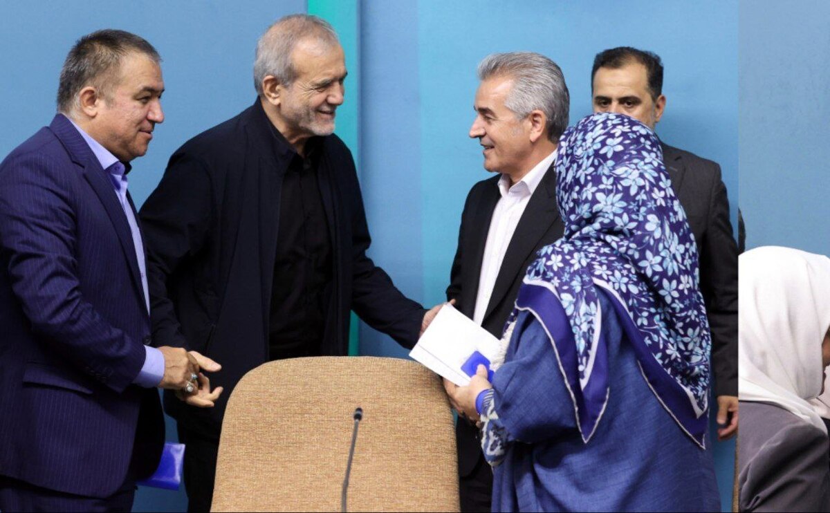 تاجرنیا مسئول پرمشغله استقلال از ورزش تا سیاست حضور رئیس هیات مدیره آبی ها در جلسه با پزشکیان