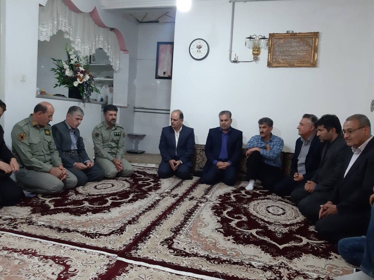 دیدار معاون سازمان محیط زیست با خانواده جانباختگان آتشسوزی آبیدر سنندج