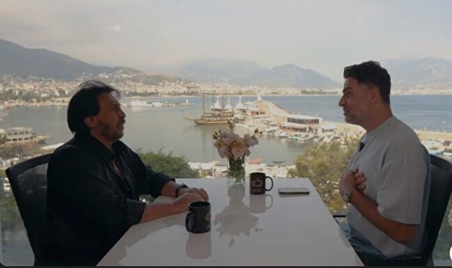 «ضیا» و نمایش «شهرام شب‌پره»: از وفاداری به پهلوی تا رسوایی برای «کلیک گرفتن»!