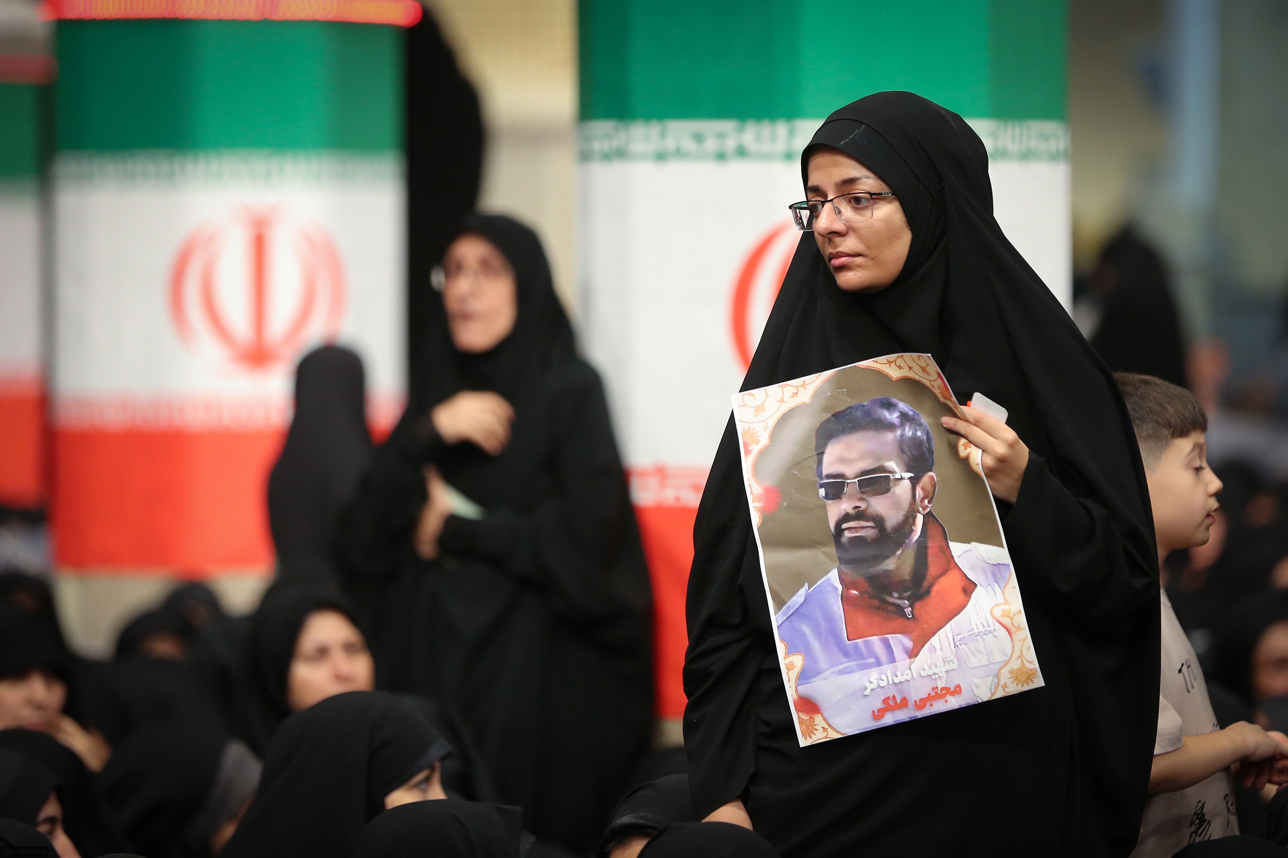 سیاوشانی در کشتی نجات سیاوشانی در کشتی نجات