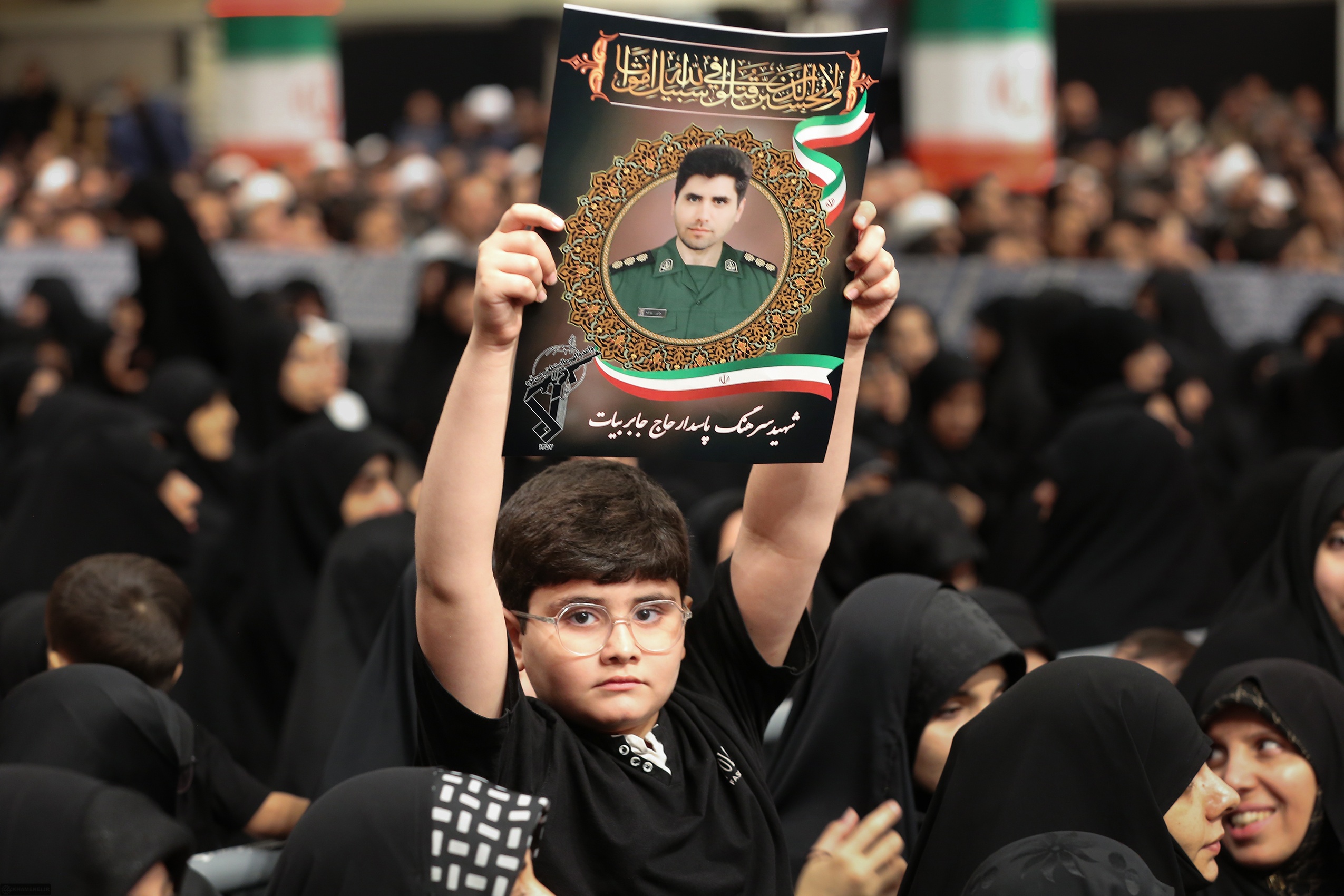 سیاوشانی در کشتی نجات سیاوشانی در کشتی نجات