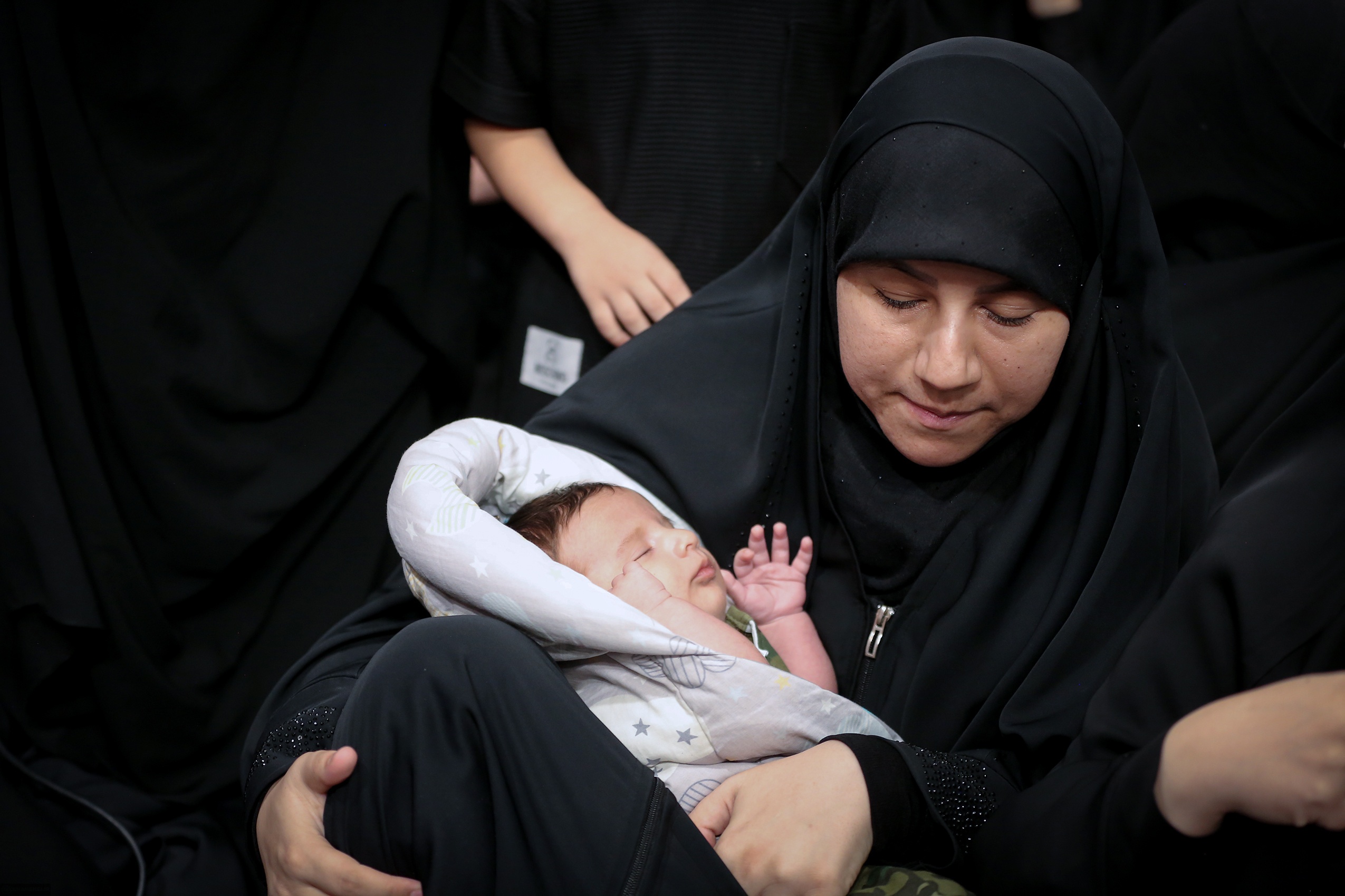 سیاوشانی در کشتی نجات سیاوشانی در کشتی نجات