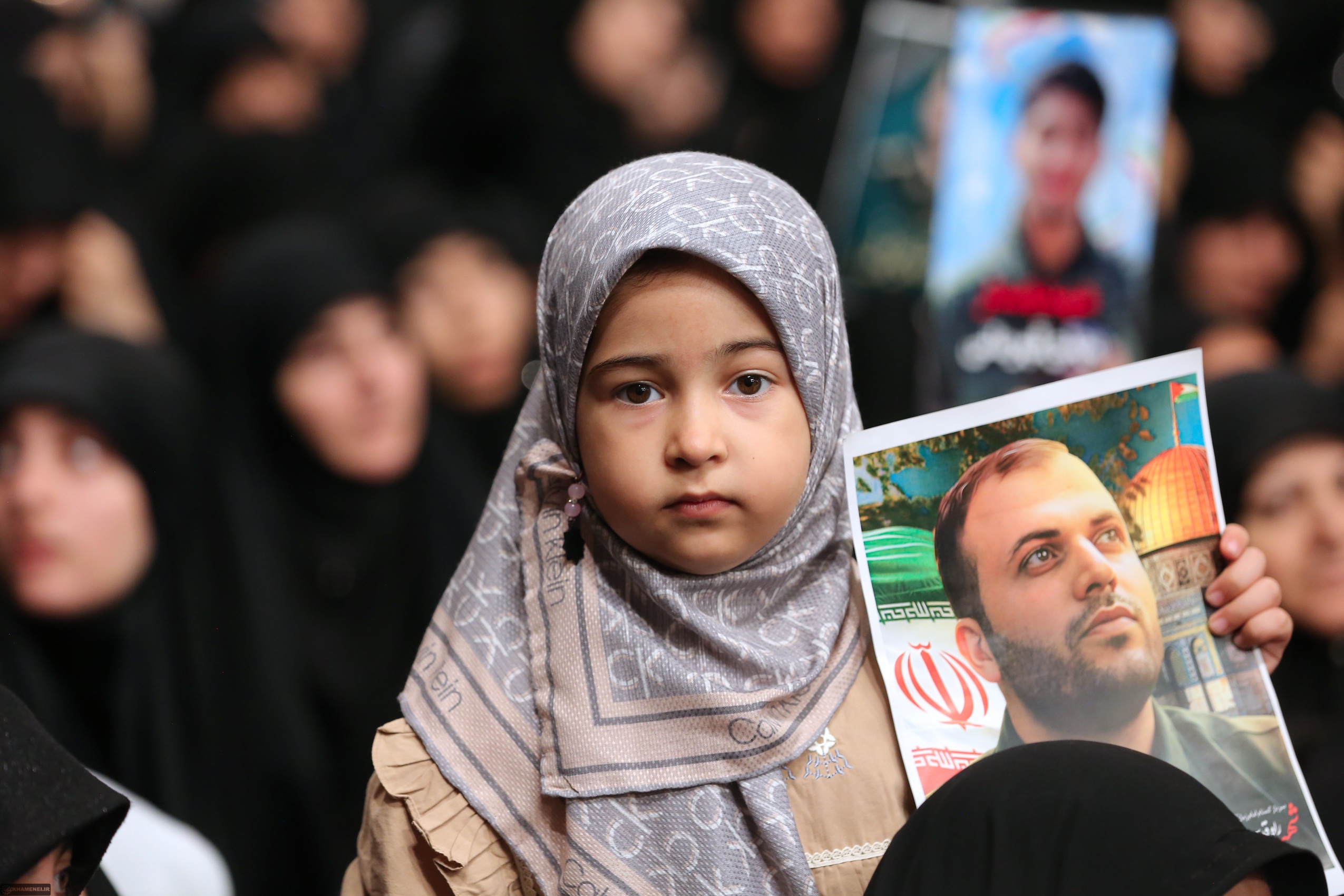 سیاوشانی در کشتی نجات سیاوشانی در کشتی نجات