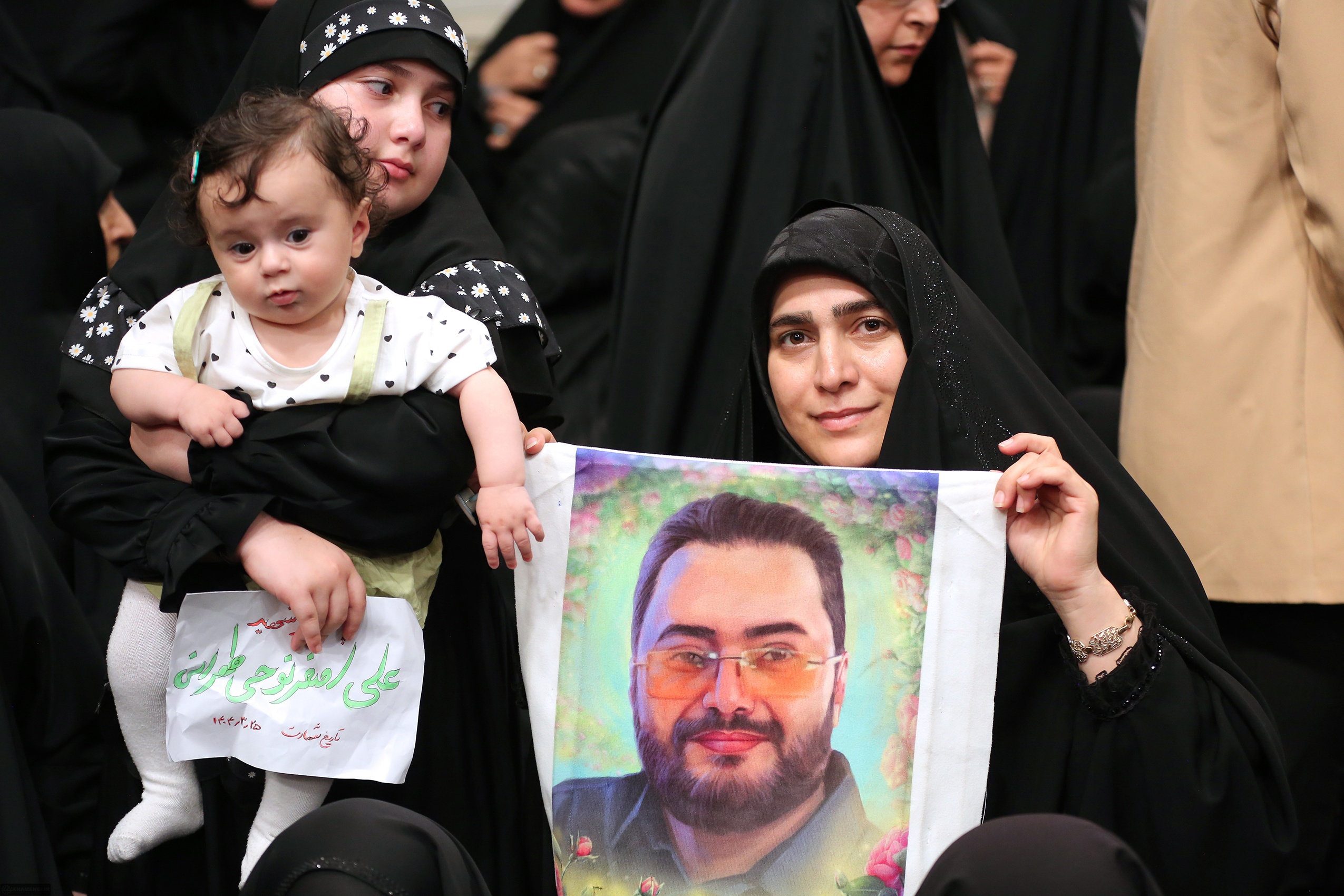 سیاوشانی در کشتی نجات سیاوشانی در کشتی نجات