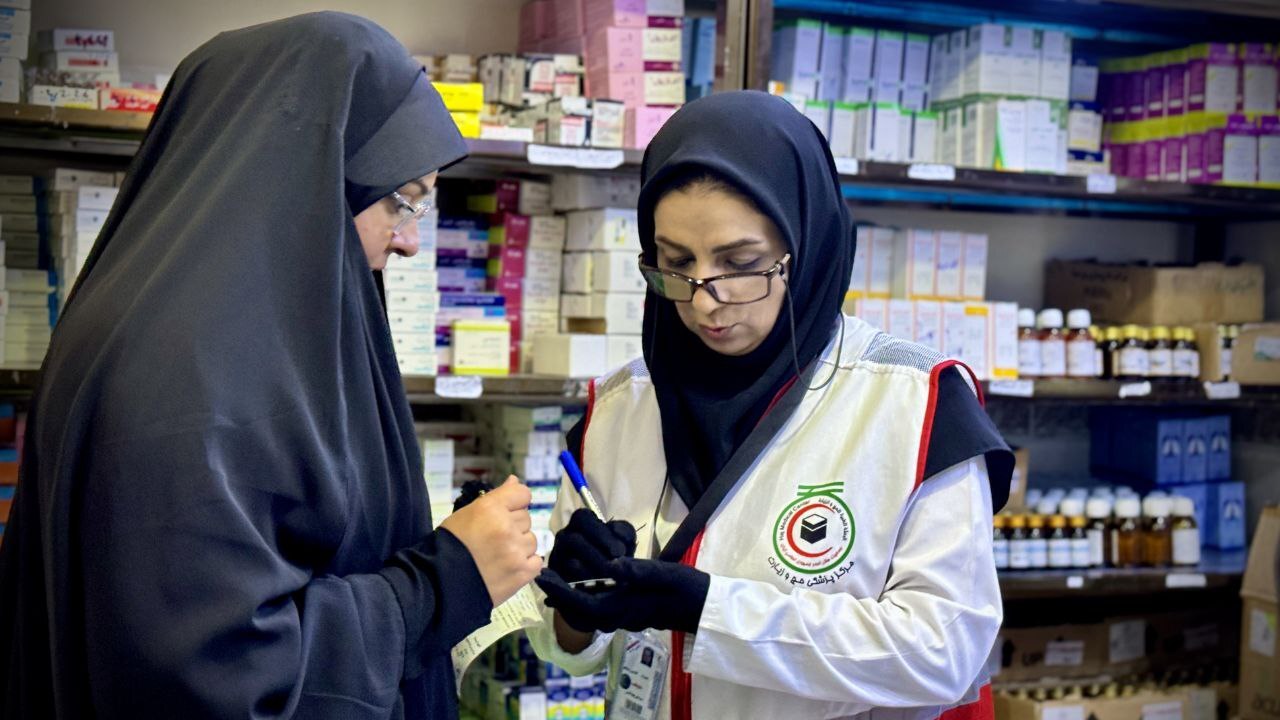 حضور فداکارانه کادر درمان در مسیر اربعین؛ خدمت عاشقانه از مرز تا حرم حضور فداکارانه کادر درمان در مسیر اربعین؛ خدمت عاشقانه از مرز تا حرم