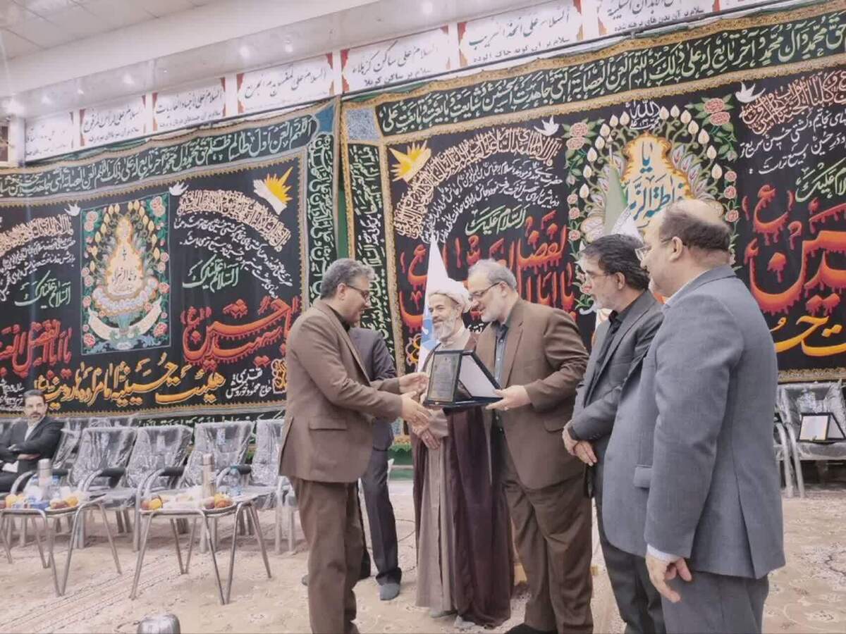 تجلیل از رؤسای برتر دانشگاه آزاد اسلامی؛ واحد خمینیشهر در میان واحدهای تلاشگر