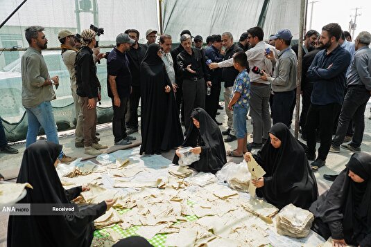 بازدید فتاح از روند خدمترسانی ستاد اجرایی فرمان امام در مرز مهران