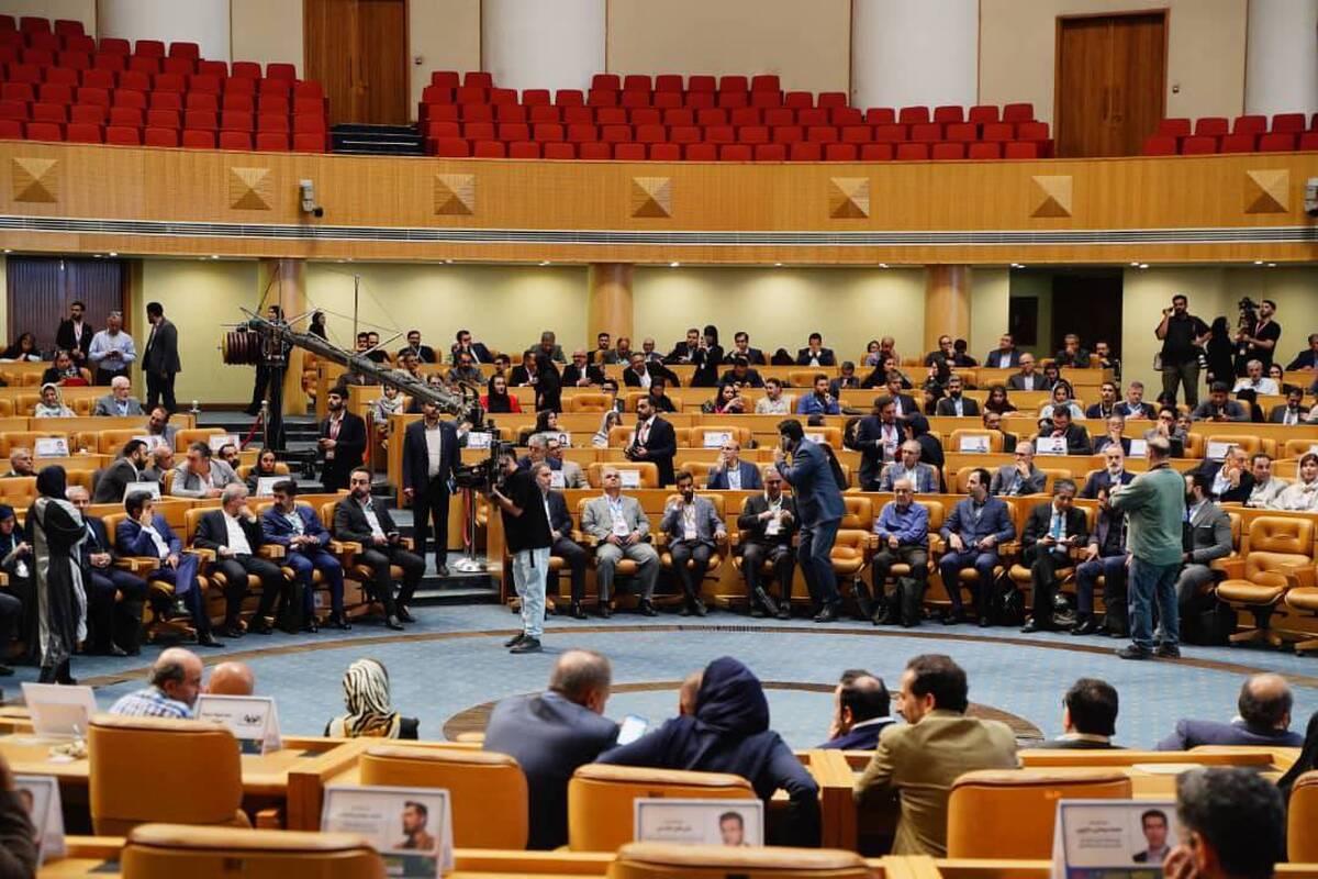 تأکید بر نقش دانش مدیریت در حل چالش‌ها در کنفرانس بین‌المللی اقتصاد
