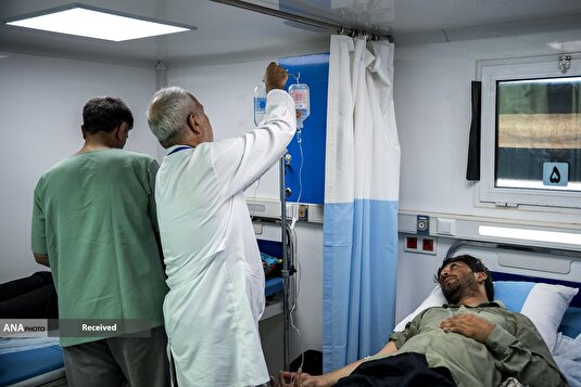 خدمت‌رسانی بیمارستان سیار برکت در عمود ۹۸۹ طریق الحسین