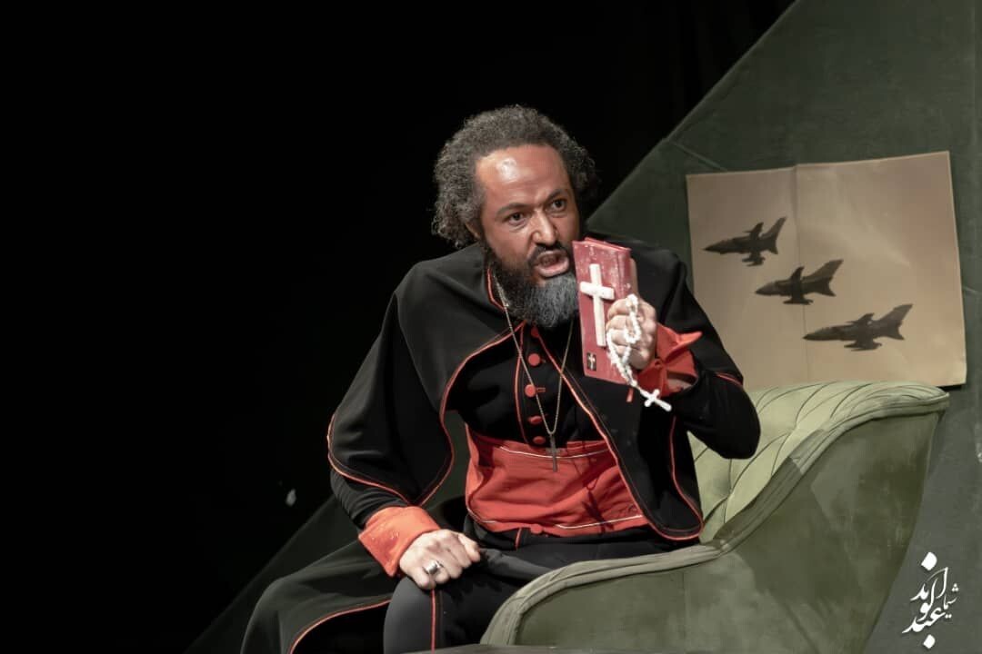 «۲۱» روایتی هولناک از واقعیت جامعه؛ از تجربه شخصی تا رئالیسم جادویی؛ پشت صحنه خلق نمایشی متفاوت «۲۱» روایتی هولناک از واقعیت جامعه؛ از تجربه شخصی تا رئالیسم جادویی؛ پشت صحنه خلق نمایشی متفاوت