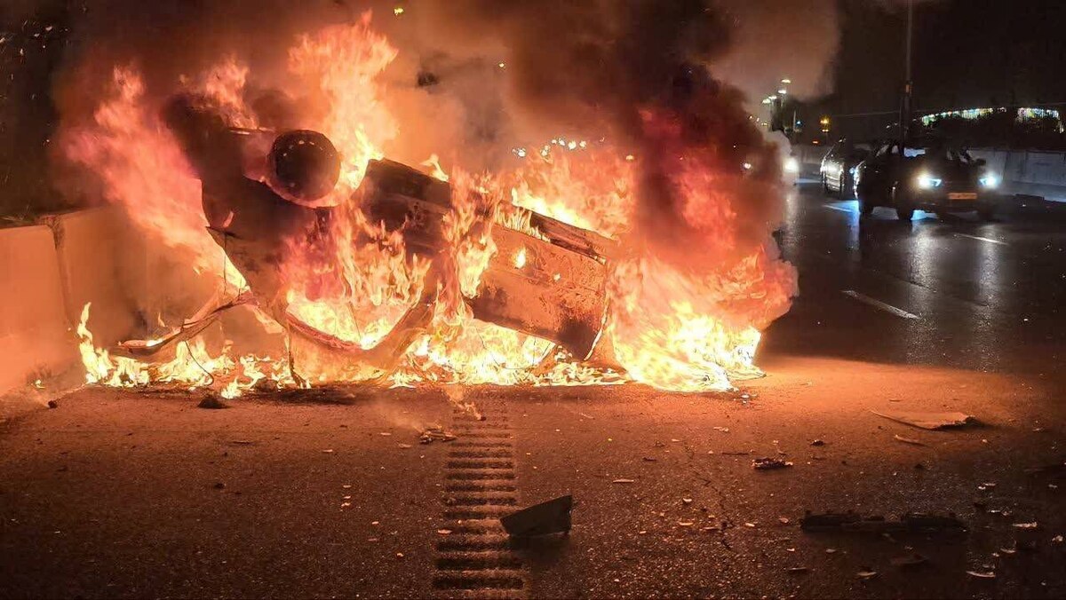 آتش‌سوزی مرگبار در بزرگراه تهران–قم منجر به فوت راننده در خودرو شد+ تصاویر