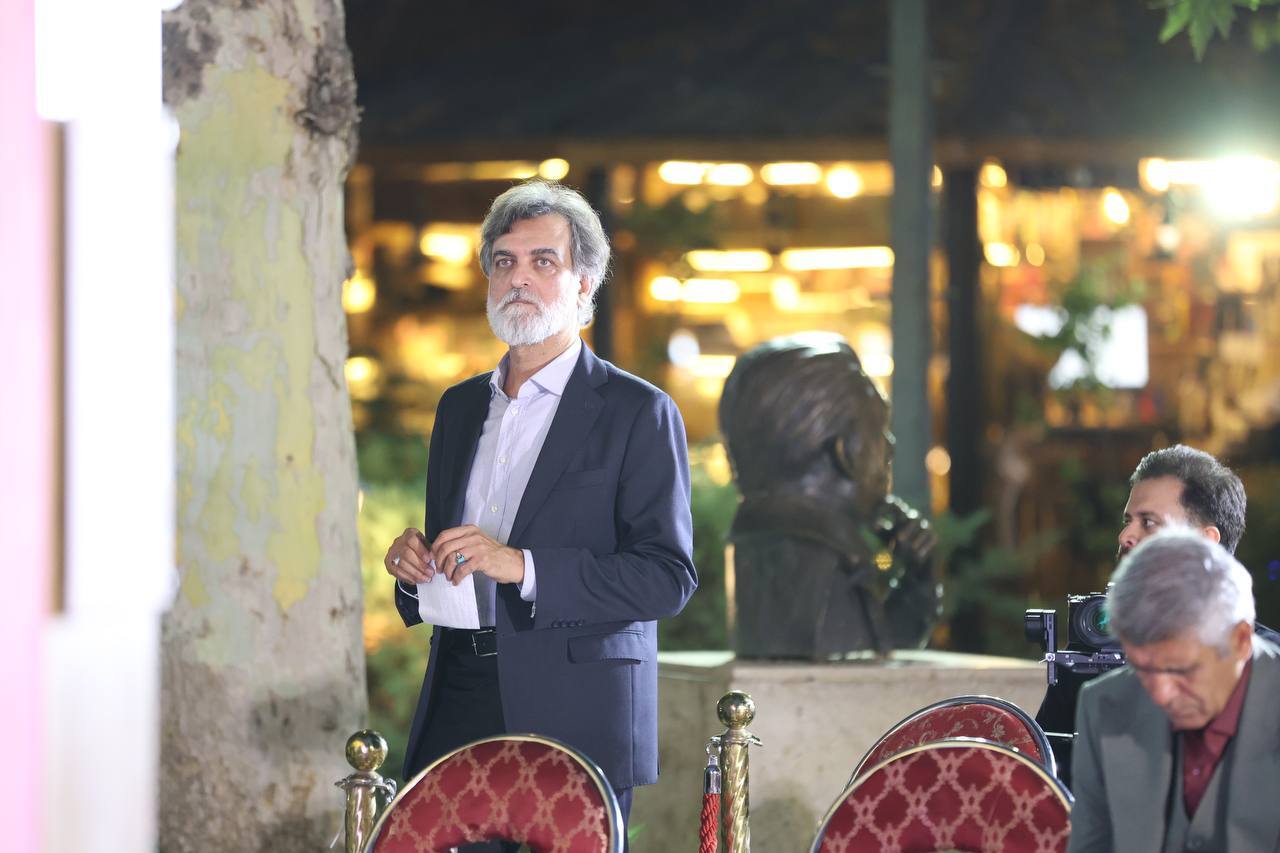 ارادت هنرمندان به شهدا در روحیه جامعه اثرگذار است