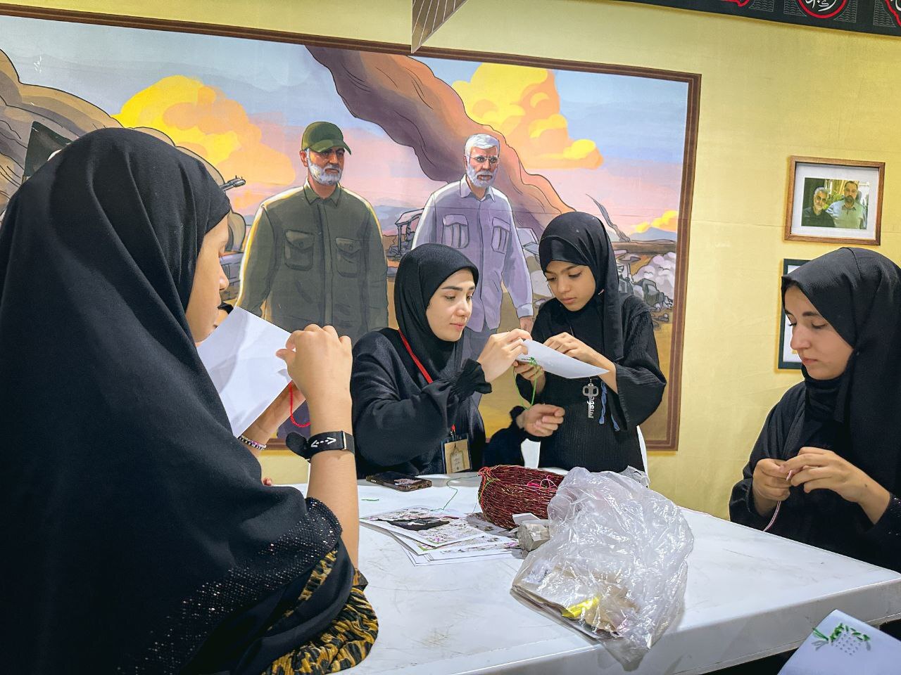 عمود ۵۳۳ قرارگاه فرهنگ و هویت در مسیر اربعین عمود ۵۳۳ قرارگاه فرهنگ و هویت در مسیر اربعین