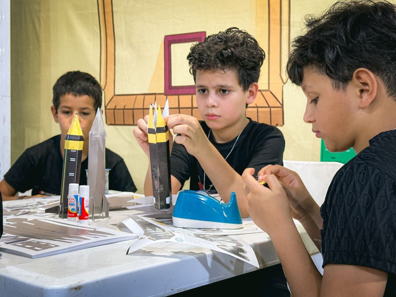 عمود ۵۳۳ قرارگاه فرهنگ و هویت در مسیر اربعین عمود ۵۳۳ قرارگاه فرهنگ و هویت در مسیر اربعین