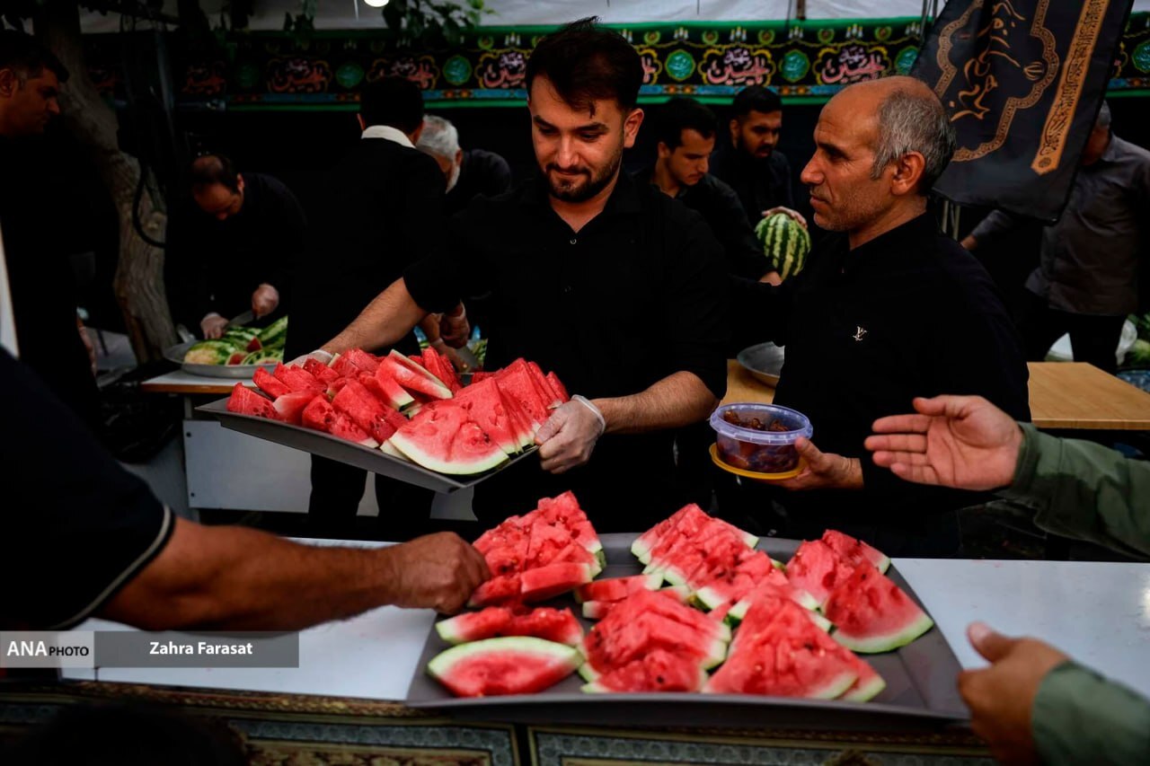 فریاد «لبیک یا حسین» در پایتخت؛ جاماندگان اربعین، پیام وفاداری سر دادند+ عکس و فیلم فریاد «لبیک یا حسین» در پایتخت؛ جاماندگان اربعین، پیام وفاداری سر دادند+ عکس و فیلم