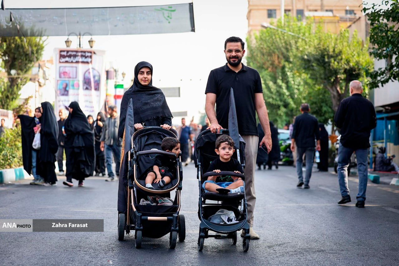 فریاد «لبیک یا حسین» در پایتخت؛ جاماندگان اربعین، پیام وفاداری سر دادند+ عکس و فیلم فریاد «لبیک یا حسین» در پایتخت؛ جاماندگان اربعین، پیام وفاداری سر دادند+ عکس و فیلم