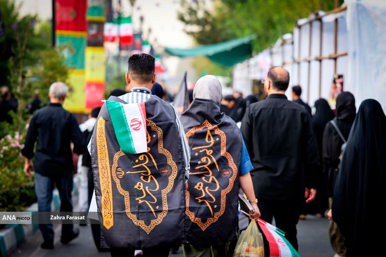 فریاد «لبیک یا حسین» در پایتخت؛ جاماندگان اربعین، پیام وفاداری سر دادند+ عکس و فیلم فریاد «لبیک یا حسین» در پایتخت؛ جاماندگان اربعین، پیام وفاداری سر دادند+ عکس و فیلم