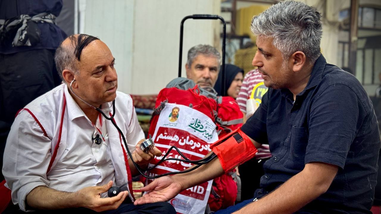 خدمات گسترده و مستمر هلال احمر در ایام اربعین؛ از مراقبت پزشکی تا امداد و نجات زائران خدمات گسترده و مستمر هلال احمر در ایام اربعین؛ از مراقبت پزشکی تا امداد و نجات زائران