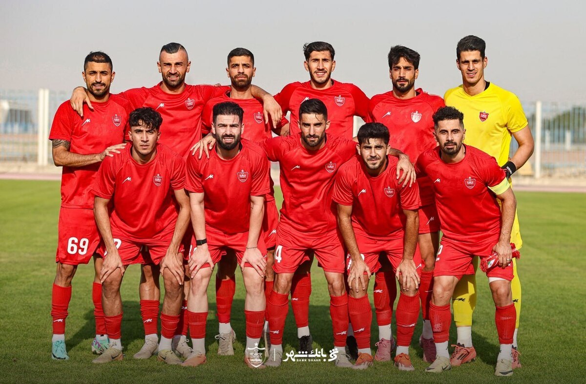 باشگاه پرسپولیس برای ثبت قرارداد به مشکل خورد  سیاست یک بام و دوهوای سازمان لیگ؟