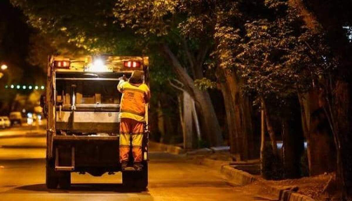 جمع‌آوری پسماند در تهران روزانه تا سه نوبت انجام می‌شود؛ تاکید بر خروج زباله‌ها از ساعت ۹ شب