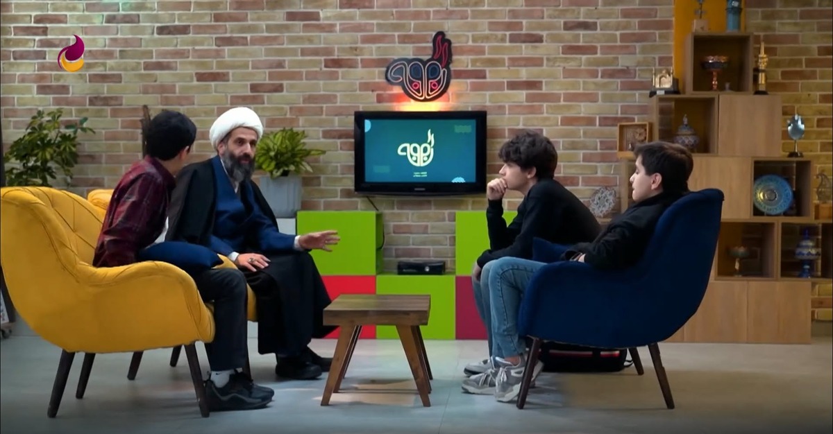 کافه‌ای برای گفت‌وگوی بی‌پرده نوجوانان با یک روحانی