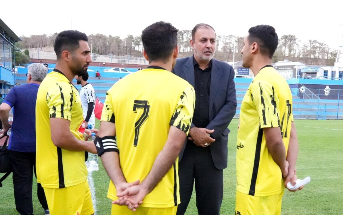کریمی: مشکل کسر ۳ امتیاز فجر شهید سپاسی حل می‌شود  بازی با پرسپولیس تماشایی خواهد شد