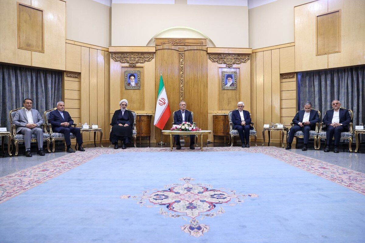 پزشکیان: با کشور دوست و همسایه ارمنستان، رابطه قدیمی و راهبردی داریم  ما می‌توانیم محدودیت‌های ایجاد شده را رفع کنیم