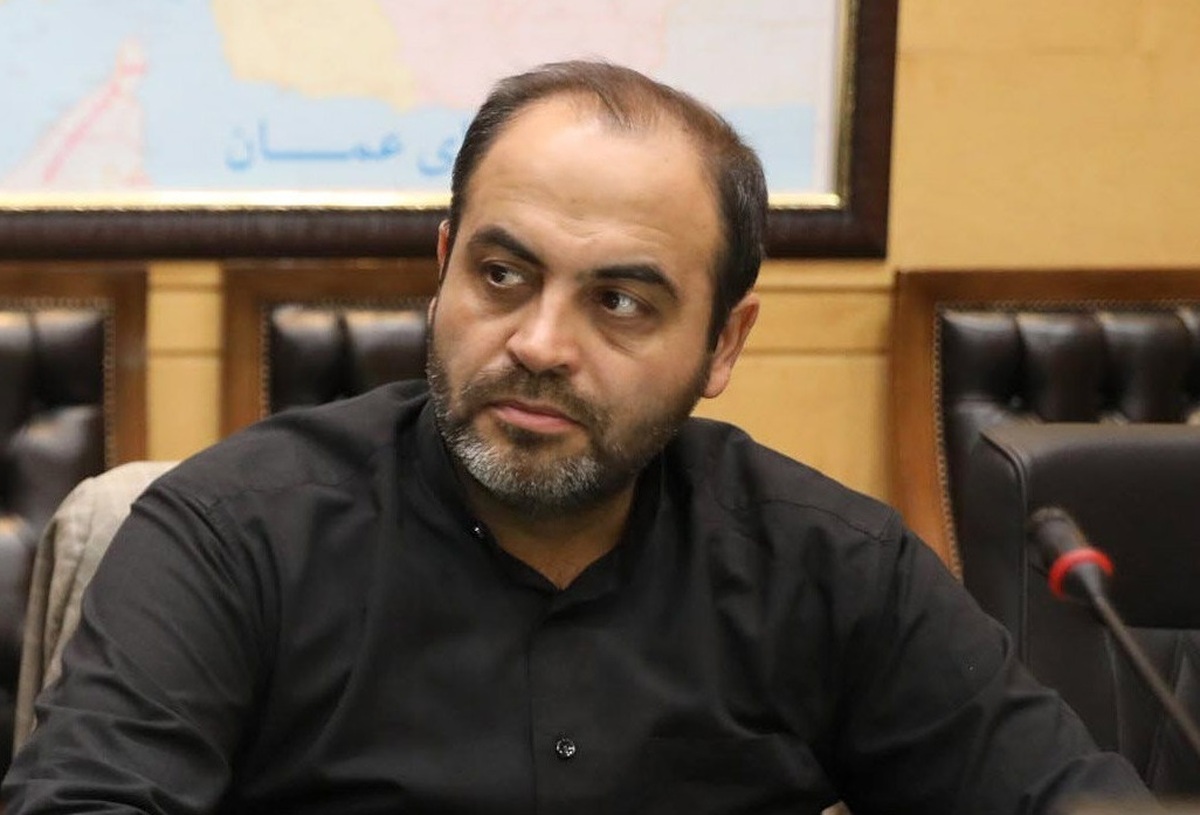 عدم اقناع رستمی از پاسخهای وزیر جهاد سوال در آستانه ورود به صحن